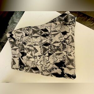 HUE high rise Leggings, never used